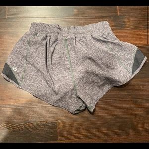 Lulu lemon size 6 hottie hot shorts